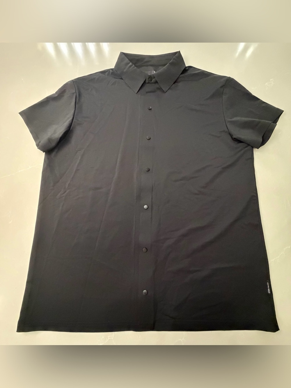 Stone Falcon Men's Performance Stretch Short-Sleeve Black Button-Up Shirt, L